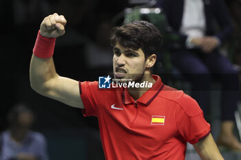 2024-11-19 - Carlos Alcaraz of Spain during the 2024 Davis Cup Finals quarter-final tennis tie between Netherlands and Spain at Palacio de Deportes Jose Maria Martin Carpena on 19 November 2024 in Malaga, Spain - TENNIS - DAVIS CUP 2024 - 1/4 - NETHERLANDS V SPAIN - INTERNATIONALS - TENNIS