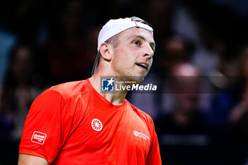 2024-11-19 - Tallon Griekspoor of Netherlands against Carlos Alcaraz of Spain during the Davis Cup 2024, quarter-final tennis event between Netherlands and Spain on 19 November 2024 in Malaga, Spain - TENNIS - DAVIS CUP 2024 - 1/4 - NETHERLANDS V SPAIN - INTERNATIONALS - TENNIS