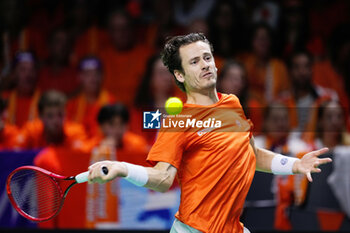 2024-11-20 - Wesley Koolhof of Netherlands plays doubles during the Davis Cup 2024, quarter-final tennis event between Netherlands and Spain on 19 November 2024 in Malaga, Spain - TENNIS - DAVIS CUP 2024 - 1/4 - NETHERLANDS V SPAIN - INTERNATIONALS - TENNIS