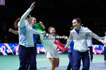 2024-11-20 - Italy celebrates the victory, Final tennis match between Slovakia and Italy during the Billie Jean King Cup 2024 on 20 November 2024 in Malaga, Spain - TENNIS - BILLIE JEAN KING CUP 2024 - FINAL - INTERNATIONALS - TENNIS