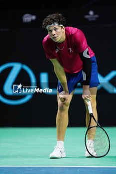 2024-11-21 - Ben Shelton of USA in action against Thanasi Kokkinakis of Australia during the Davis Cup 2024, quarter-final tennis event between United States and Australia on 21 November 2024 in Malaga, Spain - TENNIS - DAVIS CUP 2024 - 1/4 - USA V AUSTRALIA - INTERNATIONALS - TENNIS