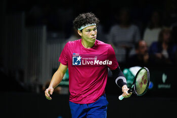 2024-11-21 - Ben Shelton of USA in action against Thanasi Kokkinakis of Australia during the Davis Cup 2024, quarter-final tennis event between United States and Australia on 21 November 2024 in Malaga, Spain - TENNIS - DAVIS CUP 2024 - 1/4 - USA V AUSTRALIA - INTERNATIONALS - TENNIS