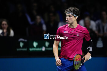 2024-11-21 - Ben Shelton of USA in action against Thanasi Kokkinakis of Australia during the Davis Cup 2024, quarter-final tennis event between United States and Australia on 21 November 2024 in Malaga, Spain - TENNIS - DAVIS CUP 2024 - 1/4 - USA V AUSTRALIA - INTERNATIONALS - TENNIS