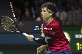 2024-11-21 - Ben Shelton of USA during the 2024 Davis Cup Finals quarter-final tennis tie between United States (USA) and Australia at Palacio de Deportes Jose Maria Martin Carpena on November 21, 2024 in Malaga, Spain - TENNIS - DAVIS CUP 2024 - 1/4 - USA V AUSTRALIA - INTERNATIONALS - TENNIS