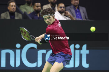 2024-11-21 - Ben Shelton of USA during the 2024 Davis Cup Finals quarter-final tennis tie between United States (USA) and Australia at Palacio de Deportes Jose Maria Martin Carpena on November 21, 2024 in Malaga, Spain - TENNIS - DAVIS CUP 2024 - 1/4 - USA V AUSTRALIA - INTERNATIONALS - TENNIS