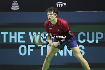 2024-11-21 - Ben Shelton of USA during the 2024 Davis Cup Finals quarter-final tennis tie between United States (USA) and Australia at Palacio de Deportes Jose Maria Martin Carpena on November 21, 2024 in Malaga, Spain - TENNIS - DAVIS CUP 2024 - 1/4 - USA V AUSTRALIA - INTERNATIONALS - TENNIS