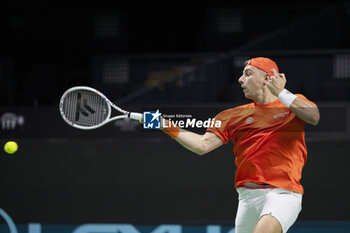 2024-11-22 - Tallon Griekspoor of Netherlands in action against Jan-Lennard Struff of Germany during the Davis Cup 2024, Semi-Finals tennis event between Germany and Netherlands on November 22, 2024 at Martin Carpena Pavilion in Malaga, Spain - TENNIS - DAVIS CUP 2024 - 1/2 - GERMANY V NETHERLANDS - INTERNATIONALS - TENNIS