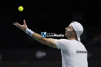 2024-11-22 - Jan-Lennard Struff of Germany in action against Tallon Griekspoor of Netherlands during the Davis Cup 2024, Semi-Finals tennis event between Germany and Netherlands on November 22, 2024 at Martin Carpena Pavilion in Malaga, Spain - TENNIS - DAVIS CUP 2024 - 1/2 - GERMANY V NETHERLANDS - INTERNATIONALS - TENNIS