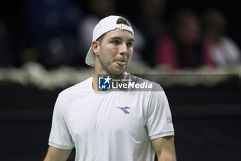 2024-11-22 - Jan-Lennard Struff of Germany in action against Tallon Griekspoor of Netherlands during the Davis Cup 2024, Semi-Finals tennis event between Germany and Netherlands on November 22, 2024 at Martin Carpena Pavilion in Malaga, Spain - TENNIS - DAVIS CUP 2024 - 1/2 - GERMANY V NETHERLANDS - INTERNATIONALS - TENNIS