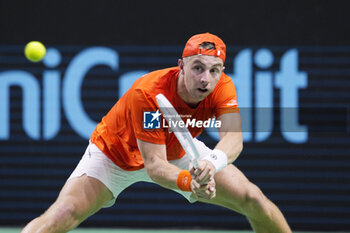 2024-11-22 - Tallon Griekspoor of Netherlands in action against Jan-Lennard Struff of Germany during the Davis Cup 2024, Semi-Finals tennis event between Germany and Netherlands on November 22, 2024 at Martin Carpena Pavilion in Malaga, Spain - TENNIS - DAVIS CUP 2024 - 1/2 - GERMANY V NETHERLANDS - INTERNATIONALS - TENNIS