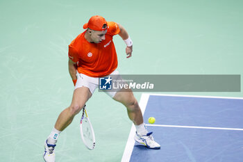 2024-11-22 - Tallon Griekspoor of Netherlands in action against Jan-Lennard Struff of Germany during the Davis Cup 2024, Semi-Finals tennis event between Germany and Netherlands on November 22, 2024 at Martin Carpena Pavilion in Malaga, Spain - TENNIS - DAVIS CUP 2024 - 1/2 - GERMANY V NETHERLANDS - INTERNATIONALS - TENNIS