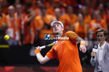 2024-11-22 - Botic Van de Zandschulp of Netherlands against Daniel Altmaier of Germany during the Davis Cup 2024, Semi-Finals tennis event between Germany and Netherlands on November 22, 2024 at Martin Carpena Pavilion in Malaga, Spain - TENNIS - DAVIS CUP 2024 - 1/2 - GERMANY V NETHERLANDS - INTERNATIONALS - TENNIS