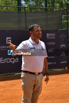 2024-07-03 - Chair umpire BMW Roma Cup W35 Rome ITF Women's Tennis Tournament – 16 Round - ITF W35 BMW ROMA OPEN - NATIONALS - TENNIS