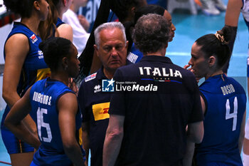 2024-05-09 - Julio Velasco head coach of Italy during Italian Senior Women's National Team and Swedish Senior Women's National Team in the VOLLEYBALL - FRIENDLY MATCH - Test Match at PalaBancaSport di Piacenza - May 9, 2024 - TEST MATCH - ITALY WOMEN VS SWEDEN - FRIENDLY MATCH - VOLLEYBALL