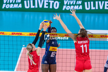 2024-07-09 - Paola Egonu (Italy) attack - WOMEN'S TEST MATCH - ITALY VS SERBIA - FRIENDLY MATCH - VOLLEYBALL