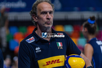 2024-07-09 - Lorenzo Bernardi (Italy second coach) - WOMEN'S TEST MATCH - ITALY VS SERBIA - FRIENDLY MATCH - VOLLEYBALL