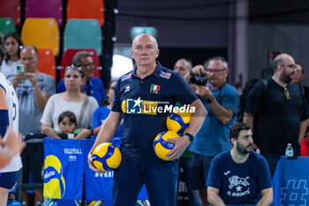 2024-07-09 - Massimo Barbolini (Italy second coach) - WOMEN'S TEST MATCH - ITALY VS SERBIA - FRIENDLY MATCH - VOLLEYBALL