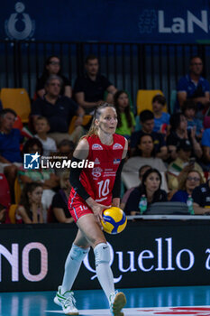 2024-07-09 - Maja Ognjenovic (Serbia) at service - WOMEN'S TEST MATCH - ITALY VS SERBIA - FRIENDLY MATCH - VOLLEYBALL