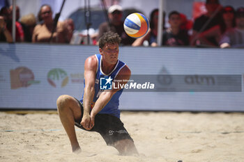 2024-06-23 - Dirk Boehle (NED) with a forearm pass - WORLD BEACH PRO TOUR - BEACH VOLLEY - VOLLEYBALL