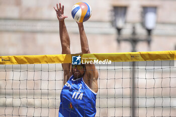 2024-06-23 - Carlo Bonifazi (ITA) with a block - WORLD BEACH PRO TOUR - BEACH VOLLEY - VOLLEYBALL