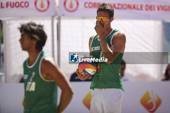 2024-06-23 - Gianluca Dal Corso (ITA) is ready to serve - WORLD BEACH PRO TOUR - BEACH VOLLEY - VOLLEYBALL