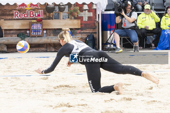 2024-07-07 - Gstaad Switzerland, 07/07/2024: Megan Krapt (USA) in action during semi final during Swatch Beach Pro Gstaad 2024, Roy Emerson Arena in Gstaad. - SWATCH BEACH VOLLEY - BEACH VOLLEY - VOLLEYBALL