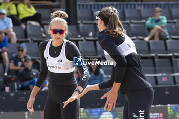 2024-07-07 - Gstaad Switzerland, 07/07/2024: Megan Krapt (USA) congratulates Terese Cannon (USA) during semi final of Swatch Beach Pro Gstaad 2024, Roy Emerson Arena in Gstaad. - SWATCH BEACH VOLLEY - BEACH VOLLEY - VOLLEYBALL