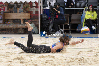 2024-07-07 - Gstaad Switzerland, 07/07/2024: Kristen Nuss (USA) in action during semi final of Swatch Beach Pro Gstaad 2024, Roy Emerson Arena in Gstaad. - SWATCH BEACH VOLLEY - BEACH VOLLEY - VOLLEYBALL