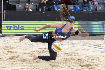 2024-07-07 - Gstaad Switzerland, 07/07/2024: Kristen Nuss (USA) in action during semi final of Swatch Beach Pro Gstaad 2024, Roy Emerson Arena in Gstaad. - SWATCH BEACH VOLLEY - BEACH VOLLEY - VOLLEYBALL