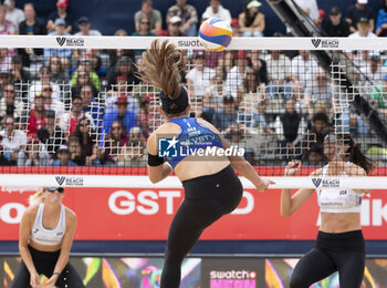 2024-07-07 - Gstaad Switzerland, 07/07/2024: Kristen Nuss (USA) in action during women final of Swatch Beach Pro Gstaad 2024, Roy Emerson Arena in Gstaad. - SWATCH BEACH VOLLEY - BEACH VOLLEY - VOLLEYBALL