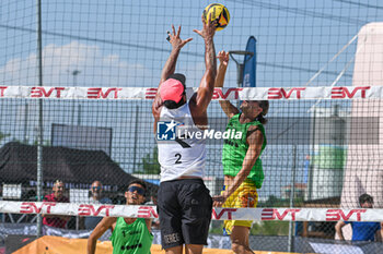 2024-07-21 - Italy, Beinasco 20/07/2024
Le Dune Beach Club Beinasco(Torino)
Beach Volleyball Italian Absolute Championship 2024
Main draw Assoluto (M-F)

SEREGNI SERGIO (2) vs ARPINO FELIX EMILIO LUDWIG - CAMPIONATO ITALIANO ASSOLUTO - BEACH VOLLEY - VOLLEYBALL