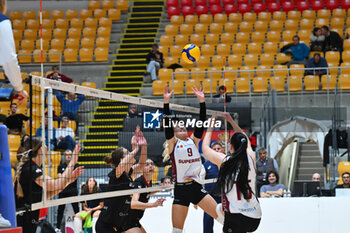 07/11/2024 - Liliana Berko, Daniela Ohman, during the match valid for the Volleyball Challenge Cup 2025 competition played in Rome on 07.11.2024 - ROMA VOLLEY VS RAPID BUCARESTI - CHALLENGE CUP WOMEN - VOLLEY