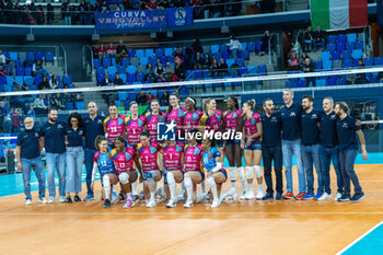 2024-02-29 - Team Vero Volley Milano during quarter Final of the Champions League Women between Allianz VeroVolley Milano and ŁKS Commercecon Łodz at Allianz Cloud, Milano, Italy on February 29, 2024 - QUARTER FINALS - ALLIANZ VEROVOLLEY MILANO VS LODZ - CHAMPIONS LEAGUE WOMEN - VOLLEYBALL