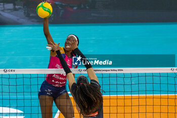 2024-02-29 - Paola Egonu (Allianz VV Milano) during quarter Final of the Champions League Women between Allianz VeroVolley Milano and ŁKS Commercecon Łodz at Allianz Cloud, Milano, Italy on February 29, 2024 - QUARTER FINALS - ALLIANZ VEROVOLLEY MILANO VS LODZ - CHAMPIONS LEAGUE WOMEN - VOLLEYBALL
