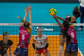 2024-02-29 - Amanda Francisco (ŁKS Commercecon Łodz) during quarter Final of the Champions League Women between Allianz VeroVolley Milano and ŁKS Commercecon Łodz at Allianz Cloud, Milano, Italy on February 29, 2024 - QUARTER FINALS - ALLIANZ VEROVOLLEY MILANO VS LODZ - CHAMPIONS LEAGUE WOMEN - VOLLEYBALL
