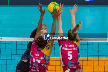 2024-02-29 - Anastasiia Hryshchuk (ŁKS Commercecon Łodz) during quarter Final of the Champions League Women between Allianz VeroVolley Milano and ŁKS Commercecon Łodz at Allianz Cloud, Milano, Italy on February 29, 2024 - QUARTER FINALS - ALLIANZ VEROVOLLEY MILANO VS LODZ - CHAMPIONS LEAGUE WOMEN - VOLLEYBALL