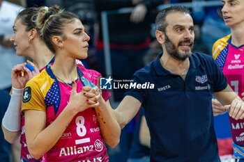 2024-02-29 - Head coach Marco Gaspari (Allianz VV Milano) with Alessia Orro (Allianz VV Milano) during quarter Final of the Champions League Women between Allianz VeroVolley Milano and ŁKS Commercecon Łodz at Allianz Cloud, Milano, Italy on February 29, 2024 - QUARTER FINALS - ALLIANZ VEROVOLLEY MILANO VS LODZ - CHAMPIONS LEAGUE WOMEN - VOLLEYBALL
