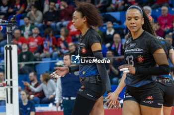 2024-02-29 - Valentina Diouf (ŁKS Commercecon Łodz) with Amanda Francisco (ŁKS Commercecon Łodz) during quarter Final of the Champions League Women between Allianz VeroVolley Milano and ŁKS Commercecon Łodz at Allianz Cloud, Milano, Italy on February 29, 2024 - QUARTER FINALS - ALLIANZ VEROVOLLEY MILANO VS LODZ - CHAMPIONS LEAGUE WOMEN - VOLLEYBALL