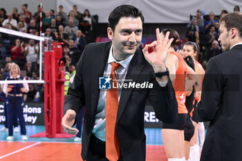 2024-02-28 - Head coach of Eczacibasi Dynavit Istanbul Ferhat Akbas celebrates the victory - QUARTER FINALS - SAVINO DEL BENE SCANDICCI VS ECZACIBASI DYNAVIT ISTANBUL - CHAMPIONS LEAGUE WOMEN - VOLLEYBALL