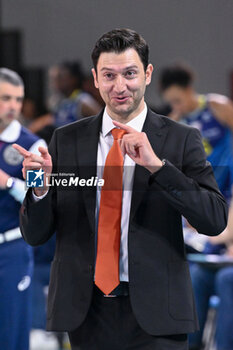 2024-02-28 - Head coach of Eczacibasi Dynavit Istanbul Ferhat Akbas - QUARTER FINALS - SAVINO DEL BENE SCANDICCI VS ECZACIBASI DYNAVIT ISTANBUL - CHAMPIONS LEAGUE WOMEN - VOLLEYBALL