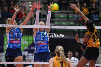 2024-02-29 - Jordan Thompson ( VakifBank Istanbul ) during VOLLEYBALL - CHAMPIONS LEAGUE WOMEN game between A.Carraro Imoco Conegliano and VakifBank Istanbul at Palaverde in Villorba, Italy on   February 29, 2024 - QUARTER FINALS - A.CARRARO IMOCO CONEGLIANO VS VAKIFBANK ISTANBUL - CHAMPIONS LEAGUE WOMEN - VOLLEYBALL