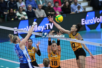 2024-02-29 - Gabi Braga ( VakifBank Istanbul ) during VOLLEYBALL - CHAMPIONS LEAGUE WOMEN game between Prosecco Doc Imoco Conegliano and VakifBank Istanbul at Palaverde in Villorba, Italy on   February 29, 2024 - QUARTER FINALS - A.CARRARO IMOCO CONEGLIANO VS VAKIFBANK ISTANBUL - CHAMPIONS LEAGUE WOMEN - VOLLEYBALL