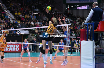 2024-02-29 - Spike of Aleksia Karutasu ( VakifBank Istanbul ) during VOLLEYBALL - CHAMPIONS LEAGUE WOMEN game between Prosecco Doc Imoco Conegliano and VakifBank Istanbul at Palaverde in Villorba, Italy on   February 29, 2024 - QUARTER FINALS - A.CARRARO IMOCO CONEGLIANO VS VAKIFBANK ISTANBUL - CHAMPIONS LEAGUE WOMEN - VOLLEYBALL