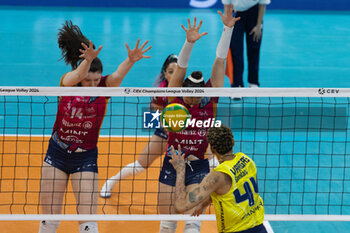 2024-03-12 - Monster block of Helena Cazaute (Allianz VV Milano) during SemiFinals of the Champions League Women between Allianz VeroVolley Milano and Fenerbahce Opet Istanbul at Allianz Cloud, Milano, Italy on March 12, 2024 - ALLIANZ VERO VOLLEY MILANO VS FENERBAHCE OPEN ISTANBUL - CHAMPIONS LEAGUE WOMEN - VOLLEYBALL
