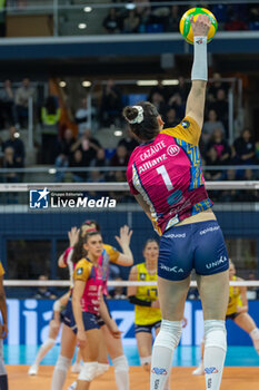 2024-03-12 - Helena Cazaute (Allianz VV Milano) at service during SemiFinals of the Champions League Women between Allianz VeroVolley Milano and Fenerbahce Opet Istanbul at Allianz Cloud, Milano, Italy on March 12, 2024 - ALLIANZ VERO VOLLEY MILANO VS FENERBAHCE OPEN ISTANBUL - CHAMPIONS LEAGUE WOMEN - VOLLEYBALL