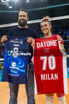 2024-03-12 - Alessia Orro (Allianz VV Milano) and Gigi Datome (ex player of Olimpia Milano) - ALLIANZ VERO VOLLEY MILANO VS FENERBAHCE OPEN ISTANBUL - CHAMPIONS LEAGUE WOMEN - VOLLEYBALL