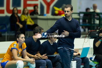 07/11/2024 - Head Coach Miguel Coelho (FC Porto) during CEV Champions League Women 2025 match between Numia VV Milano and FC Porto at Opiquad Arena, Monza, Italy on November 7, 2024	 - VERO VOLLEY MILANO VS FC PORTO - CHAMPIONS LEAGUE WOMEN - VOLLEY