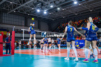 06/11/2024 - Lindsey Ruddins (Savino Del Bene Scandicci) warm up - SAVINO DEL BENE SCANDICCI VS CSO VOLUNTARI 2005 - CHAMPIONS LEAGUE WOMEN - VOLLEY