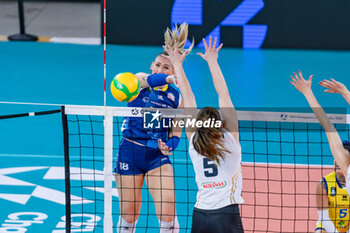 06/11/2024 - Camilla Mingardi (Savino Del Bene Scandicci) attack - SAVINO DEL BENE SCANDICCI VS CSO VOLUNTARI 2005 - CHAMPIONS LEAGUE WOMEN - VOLLEY