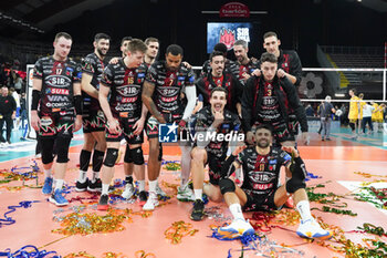 2024-01-04 - sir susa vim perugia rejoices for the victory of the race - SIR SUSA VIM PERUGIA VS VALSA GROUP MODENA - ITALIAN CUP - VOLLEYBALL